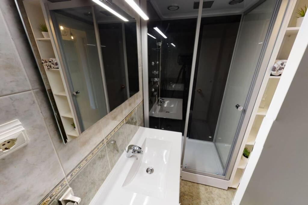 Malibu - 6 Personnes - Luxury Apartment Miami Playa ภายนอก รูปภาพ